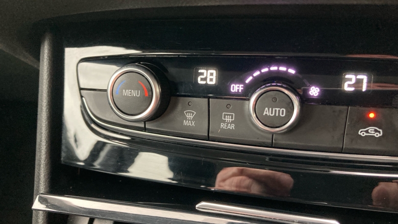 Vauxhall Grandland X 1.2 Turbo SE 5dr Petrol Hatchback